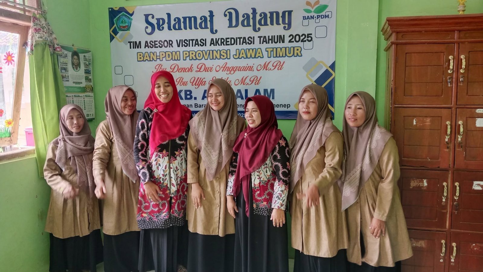 Foto Bersama Tim Akreditasi PAUD KB. Al-Qalam